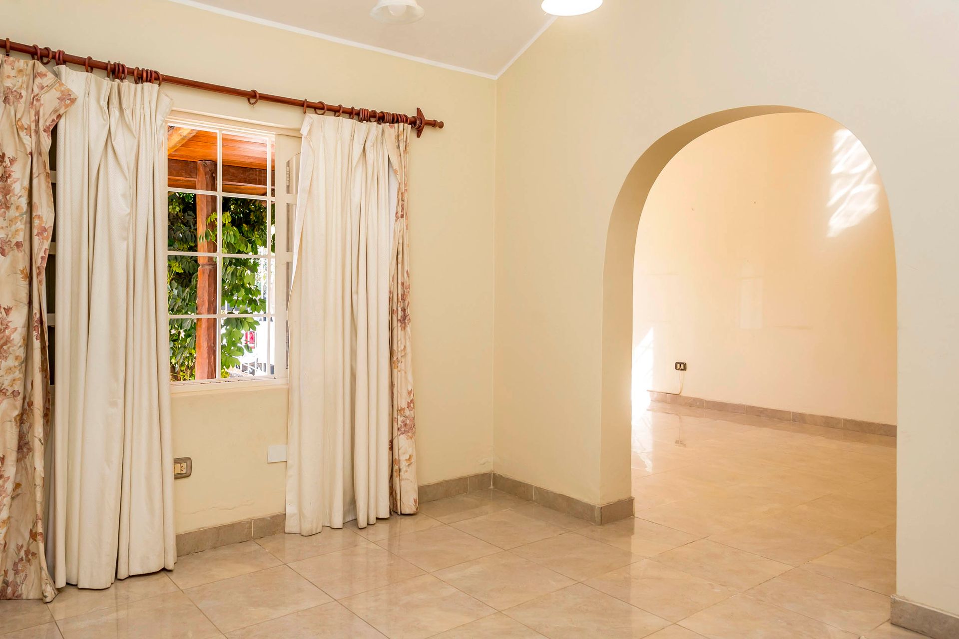 CASA EN VENTA VILLA REBECA CON DEPTO ZONA SUR - foto 5