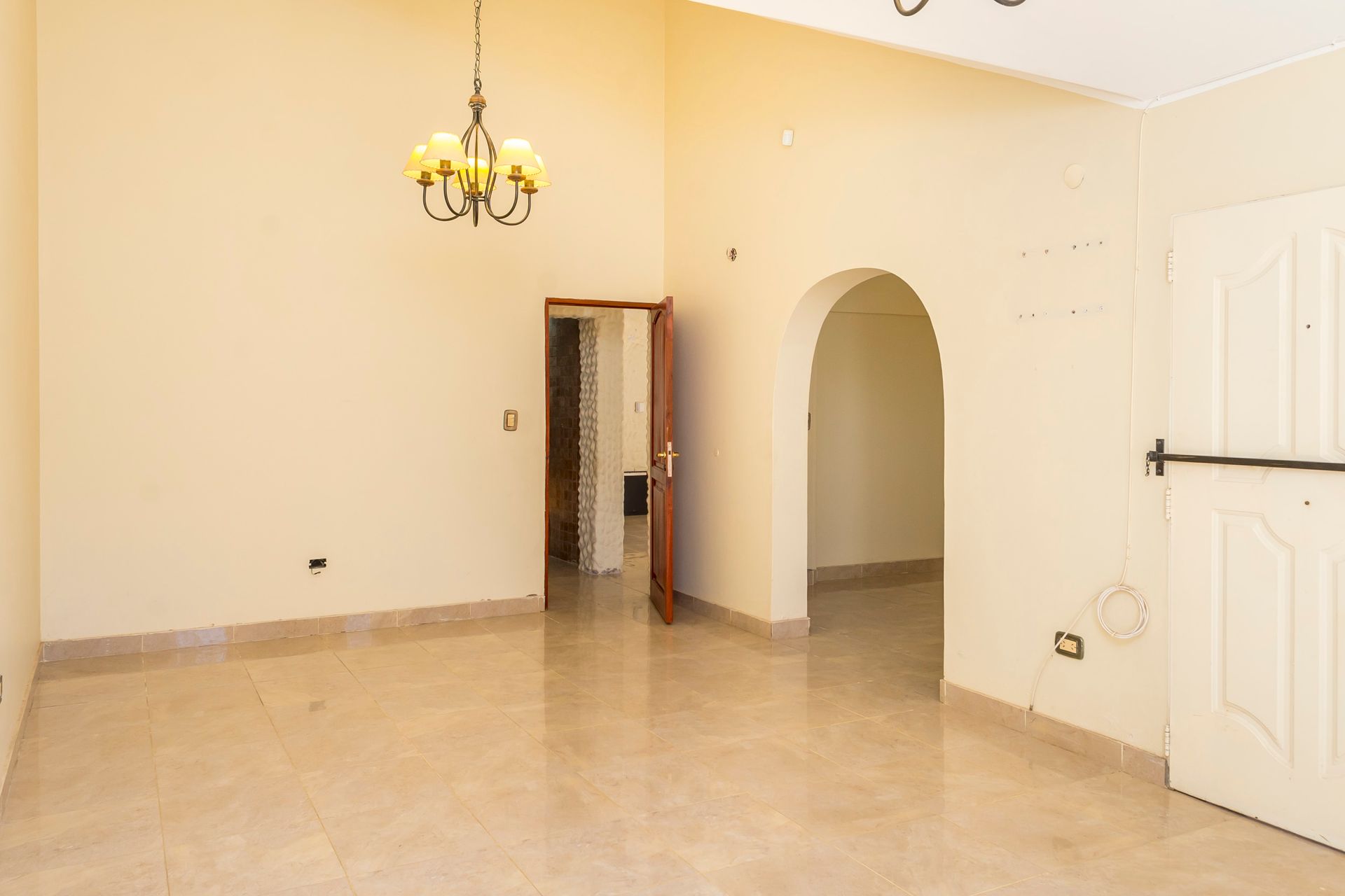 CASA EN VENTA VILLA REBECA CON DEPTO ZONA SUR - foto 3