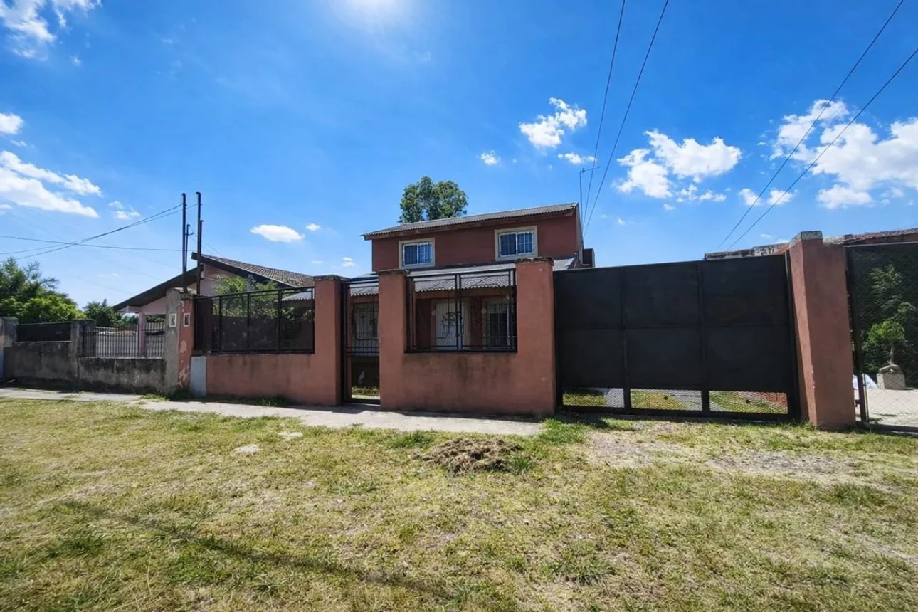Casa en venta en Grand Bourg, Soldado Baigorria 900