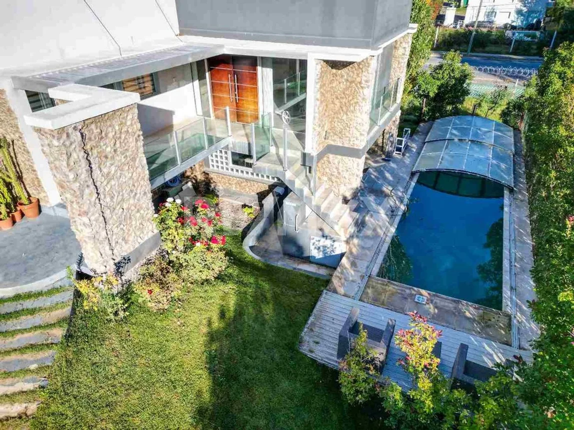 Casa de 7 ambientes en venta en Neuquén, Barrio la Zagala Uf 09 0