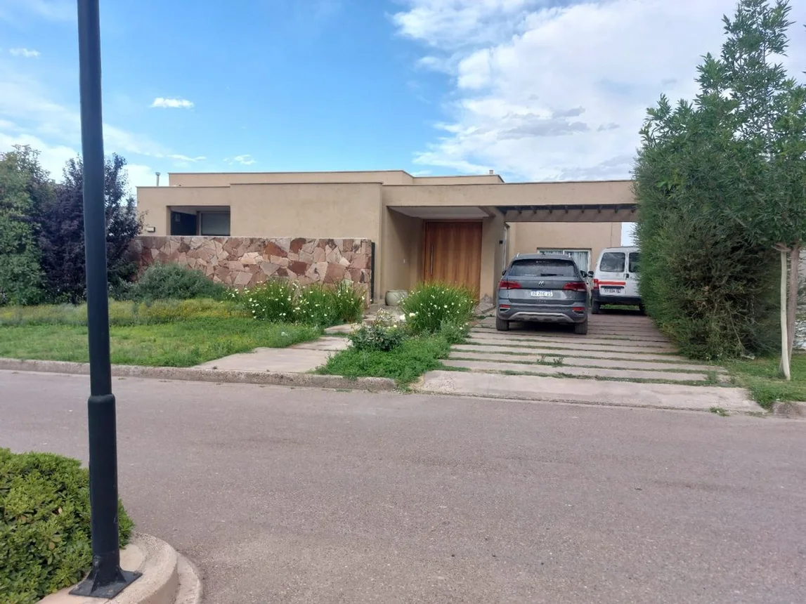 Casa en venta en Luján de Cuyo, foto 2