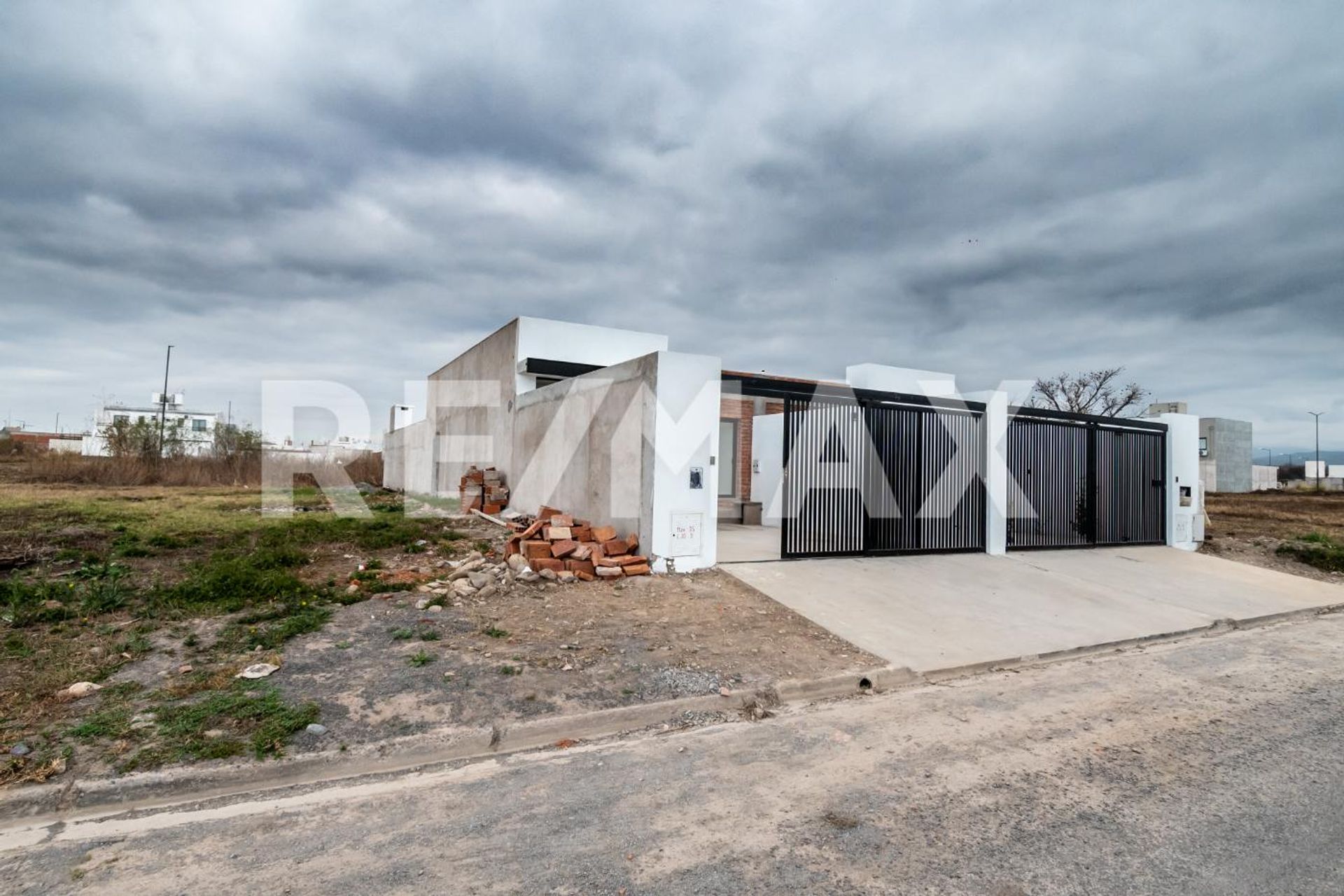 CASA EN VENTA A ESTRENAR EN VIA AURELIA ZONA SUR - foto 16