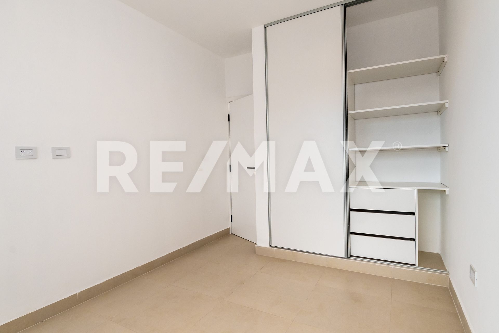 CASA EN VENTA A ESTRENAR EN VIA AURELIA ZONA SUR - foto 7