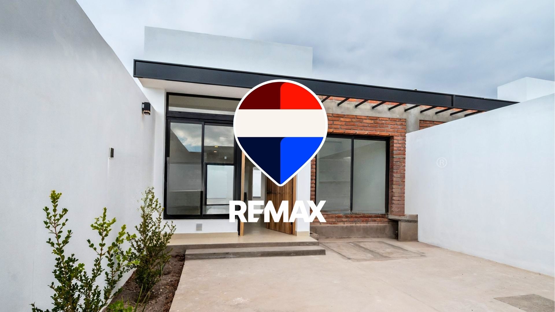 CASA EN VENTA A ESTRENAR EN VIA AURELIA ZONA SUR - foto 1