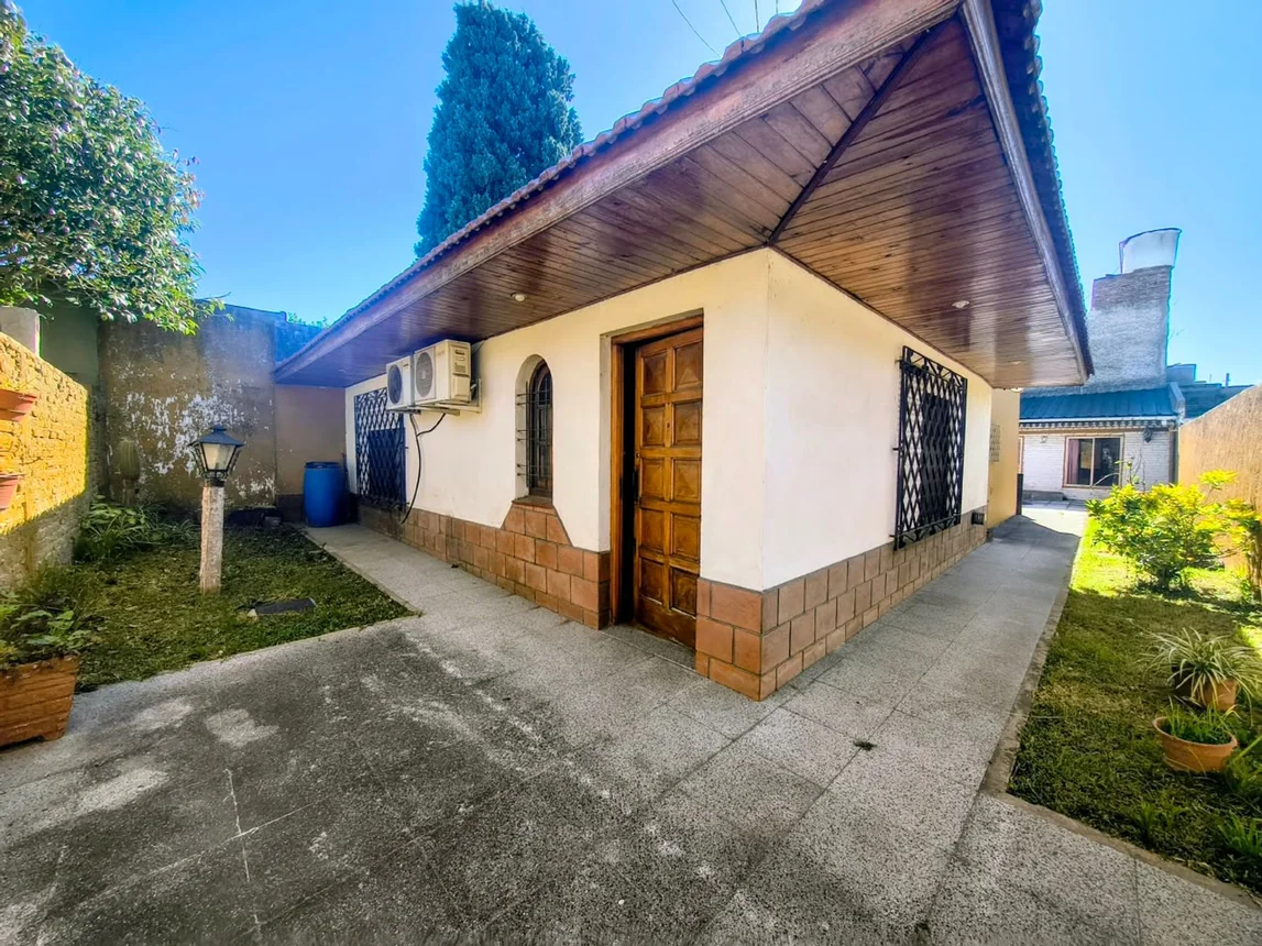 Casa de 3 ambientes en venta en Wilde, Venezuela 6000