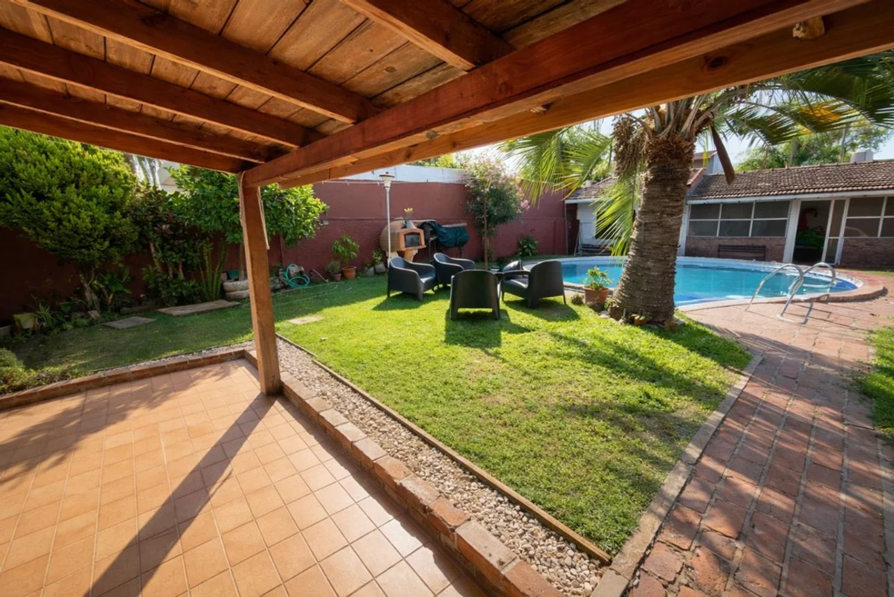 Casa en venta en Burzaco, foto 2
