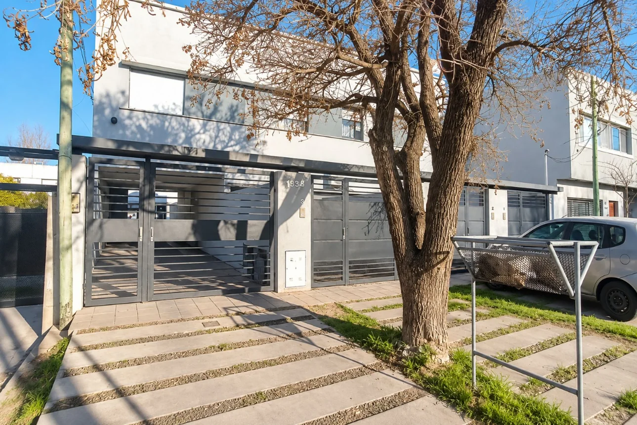 Departamento de 2 ambientes en alquiler en La Plata, Calle 68 Entre 133 y 134 1900