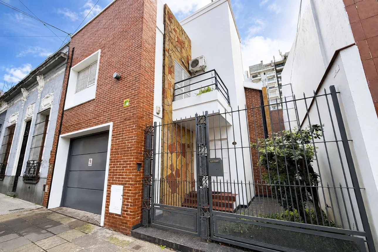 Casa de 8 ambientes en venta en Almagro, Quito 3600
