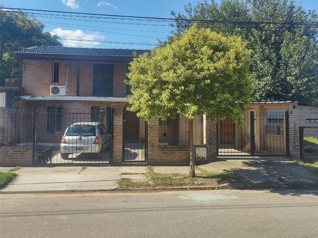 VENTA CASA DE 3 DORMITORIOS ZONA ARGUELLO