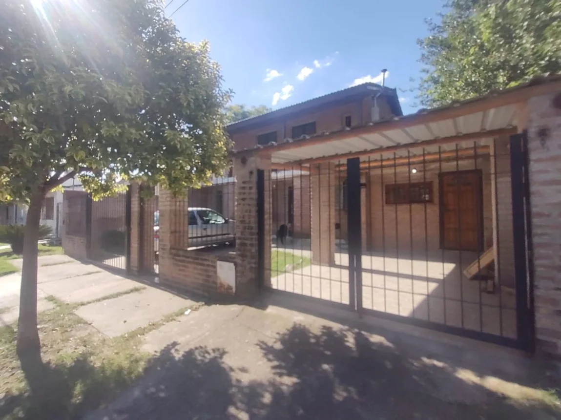 Casa de 3 dormit. con pileta zona arguello, foto 4