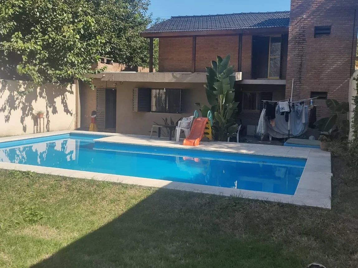 Casa de 3 dormit. con pileta zona arguello, foto 5