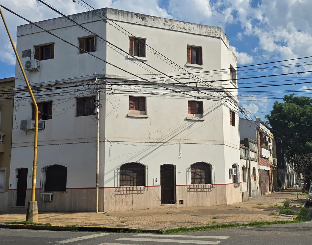 Alquiler planta alta 2 dorm. a metros de bv galvez, foto 1