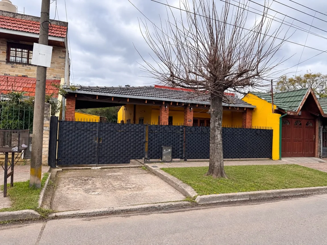 Casa de 3 ambientes en venta en Florencio Varela, Paso de los Libres 2000