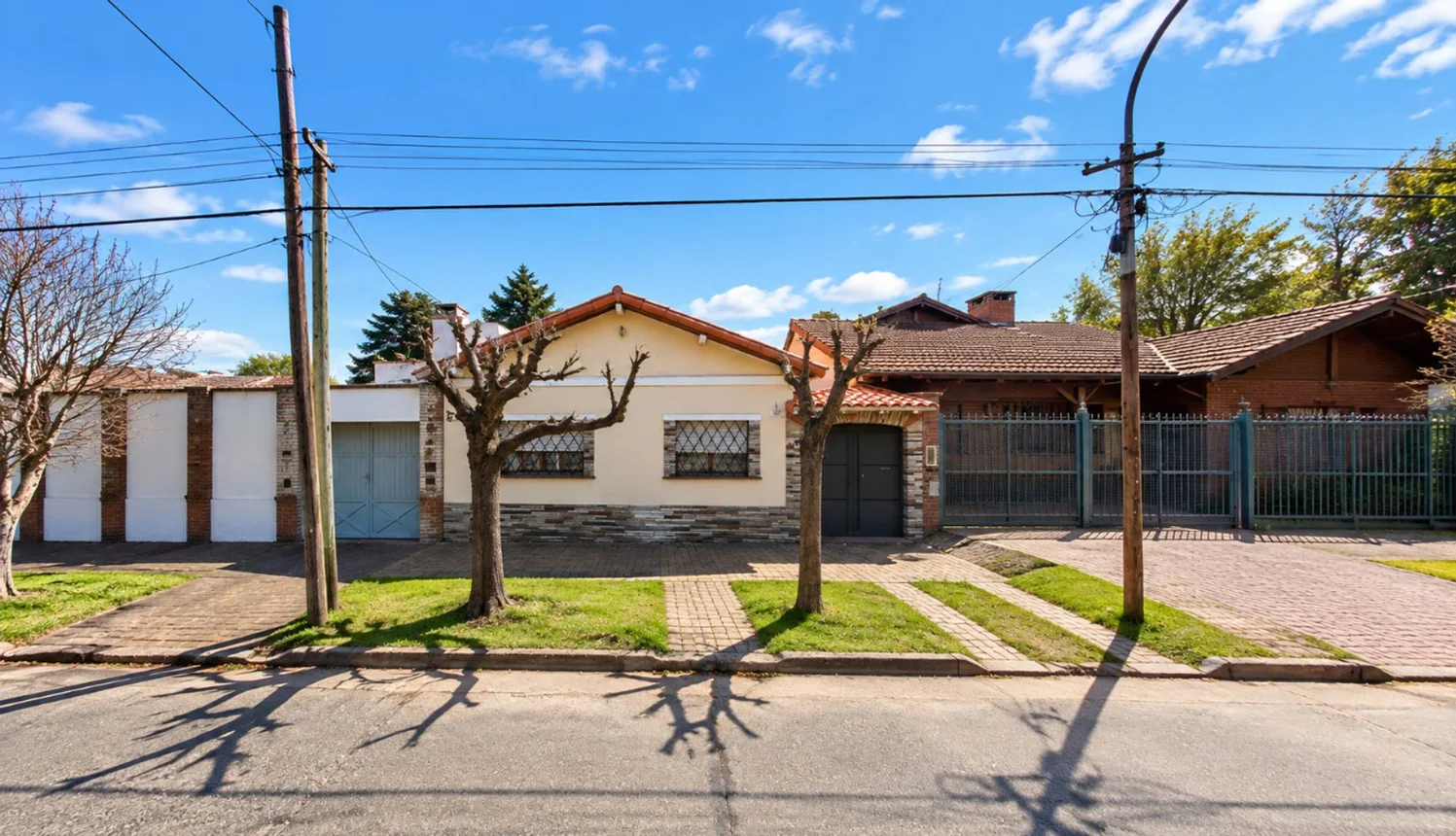 Casa de 5 ambientes en venta en Bernal Este, Combate Vuelta de Obligado 500