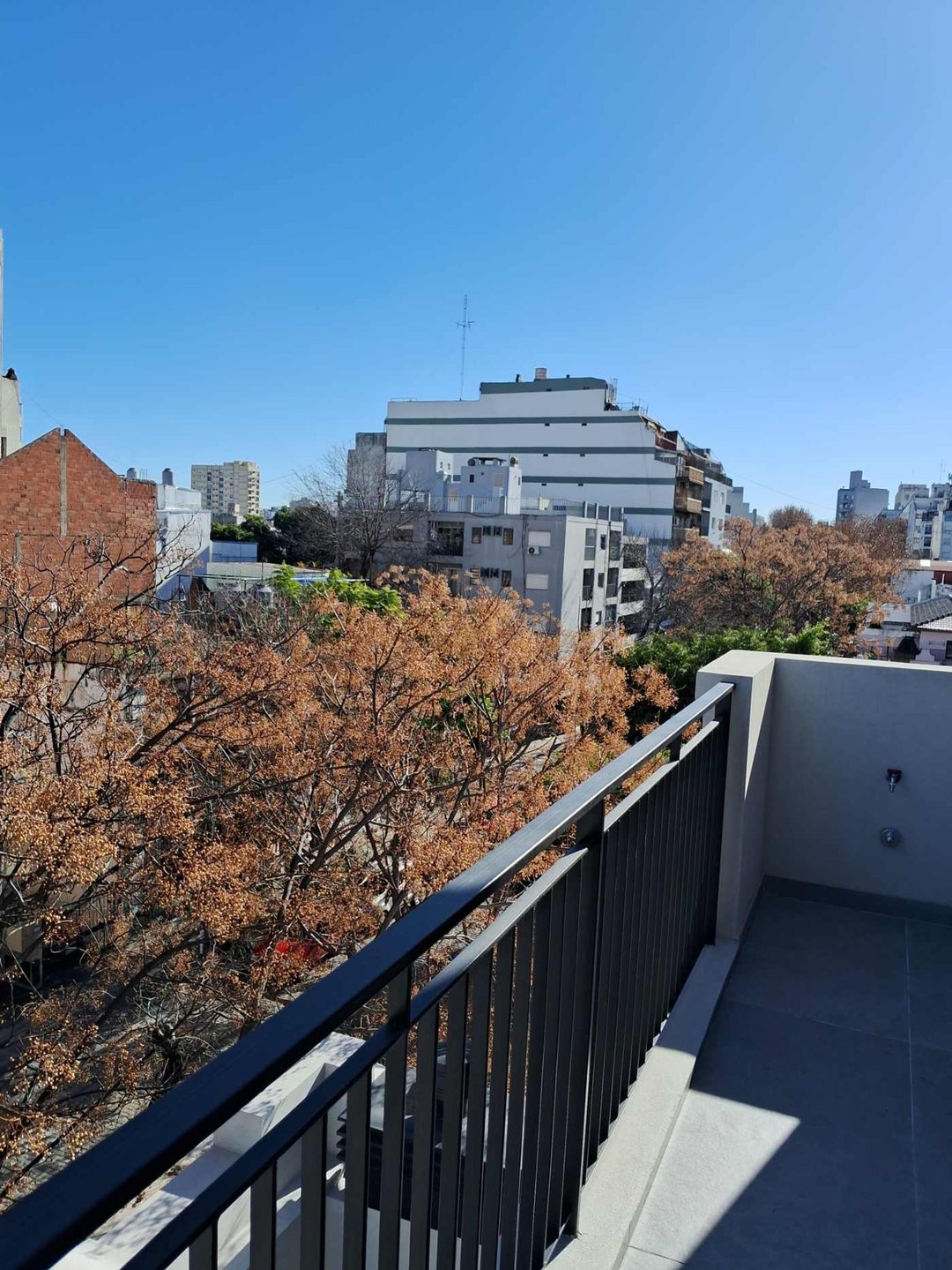 2 ambientes con balcon terraza y terraza c parrill