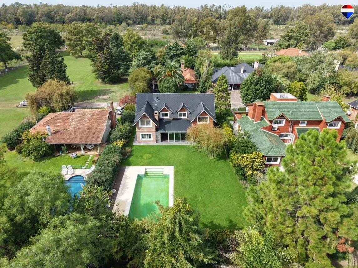 Casa en venta en Pilar, foto 2
