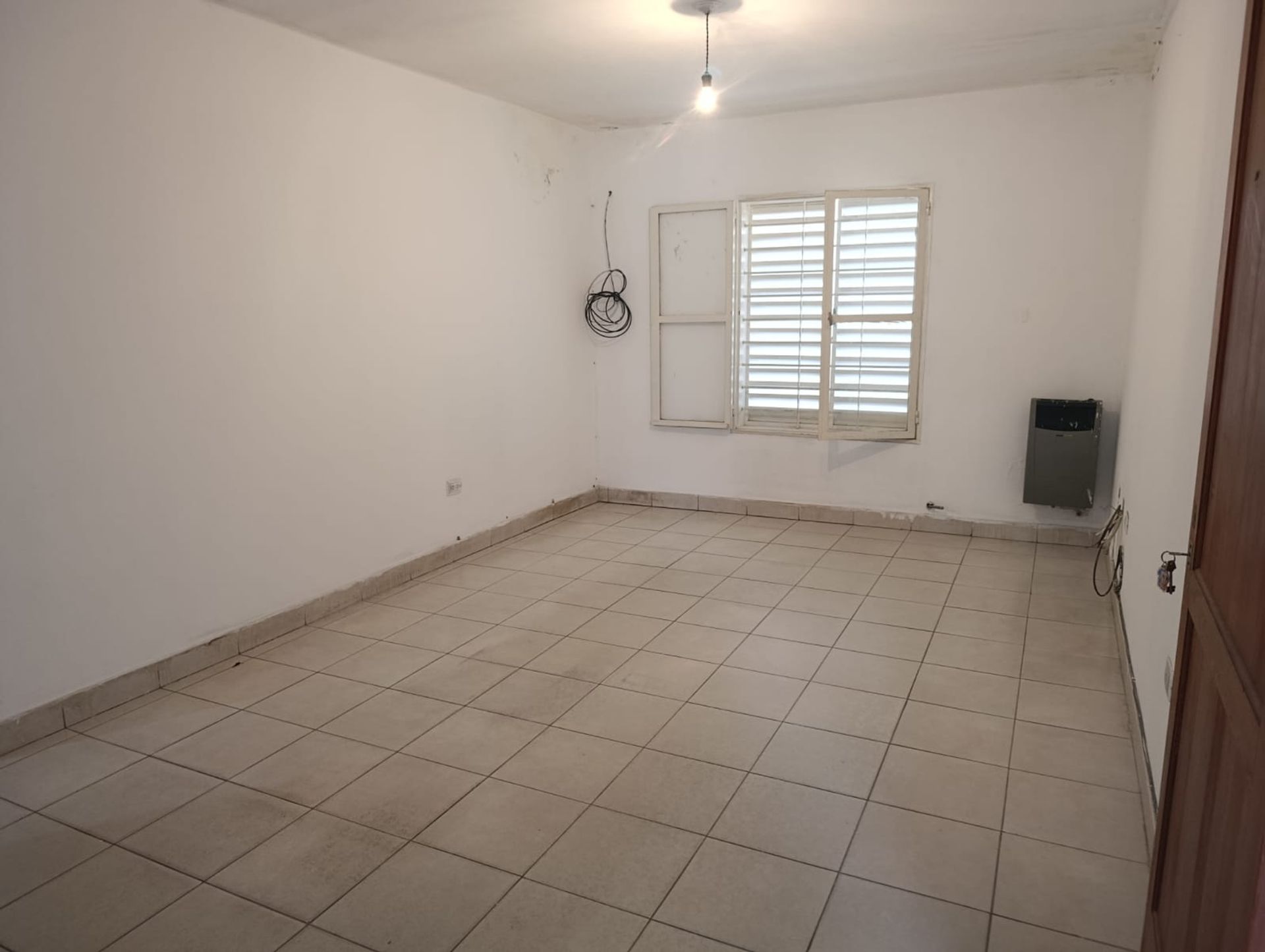 CASA EN ALQUILER BARRIO EL HUAICO SEMIAMOBLADA - foto 11