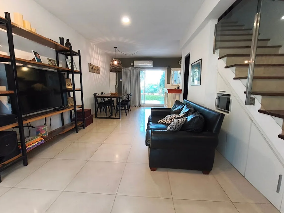 Casa dúplex en venta en Pilar, foto 5