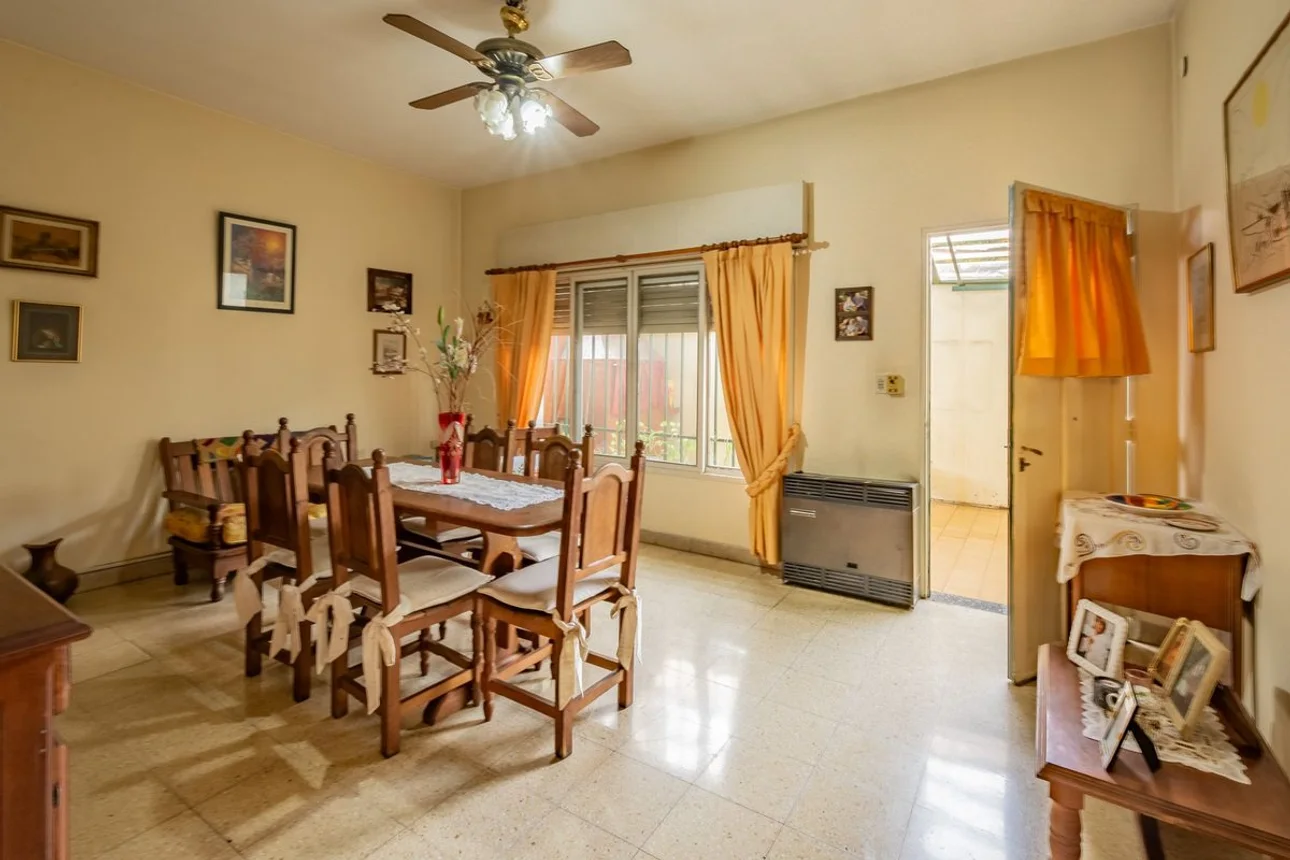 Casa de 3 ambientes en venta en Ciudadela, Montevideo 1600