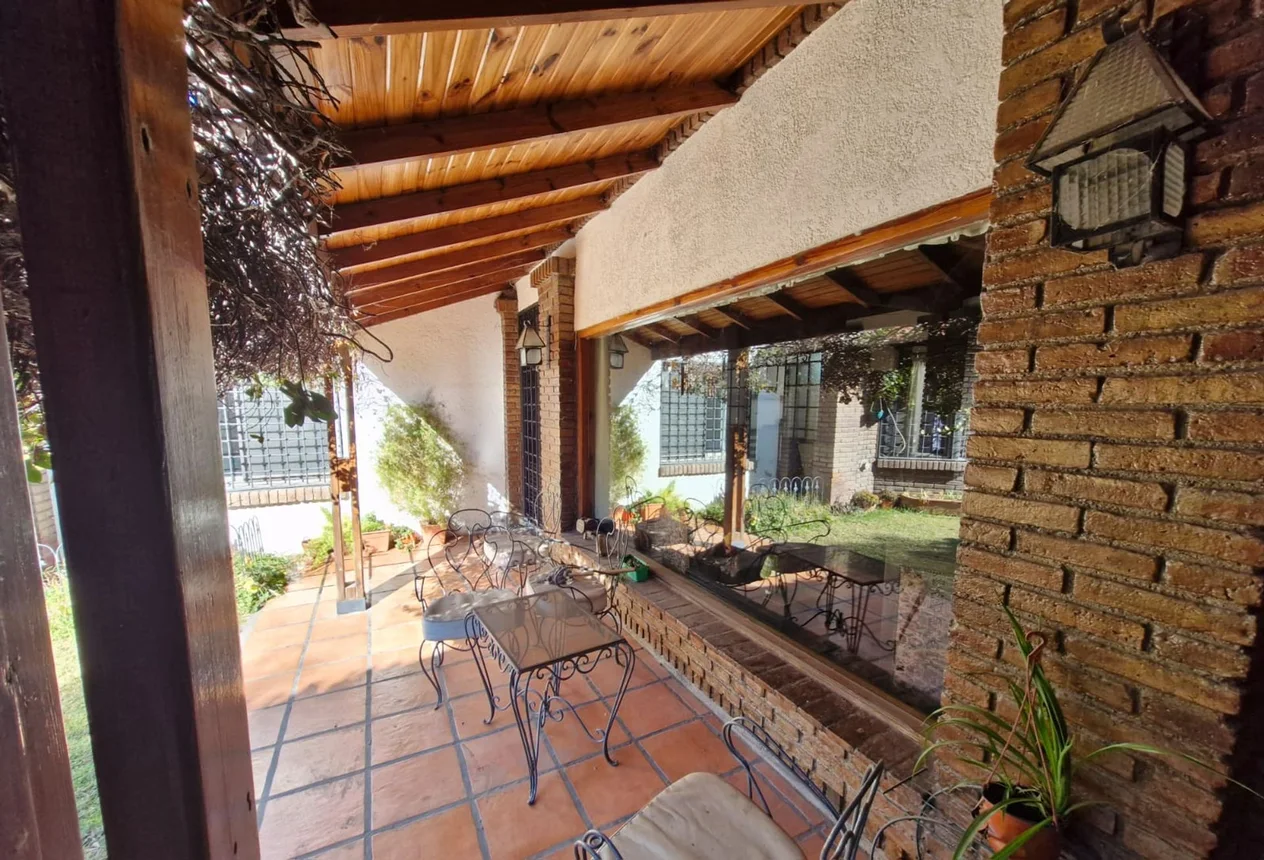 Casa de 5 ambientes en venta en Luján de Cuyo, Darragueira 400, foto 5