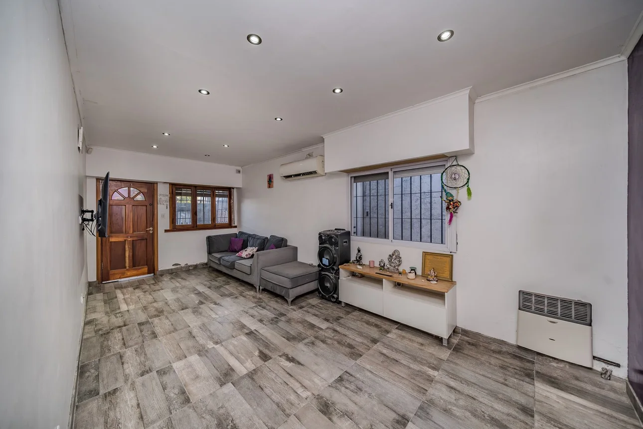 Casa de 3 ambientes en venta en Wilde, General Manuel Corvalán 800, foto 2