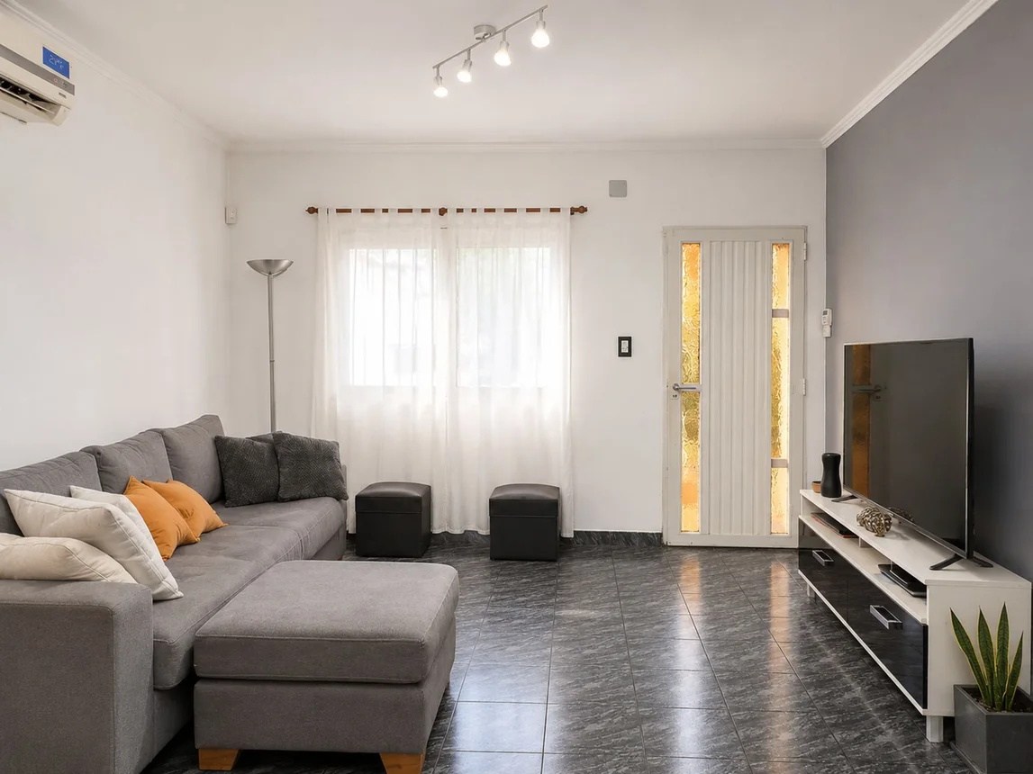Casa de 3 ambientes en venta en La Plata, 146 Bis Esquina 69 1700