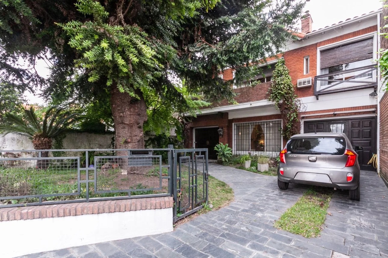 Casa de 5 ambientes en venta en Adrogué, Presidente Uriburu 200, foto 2