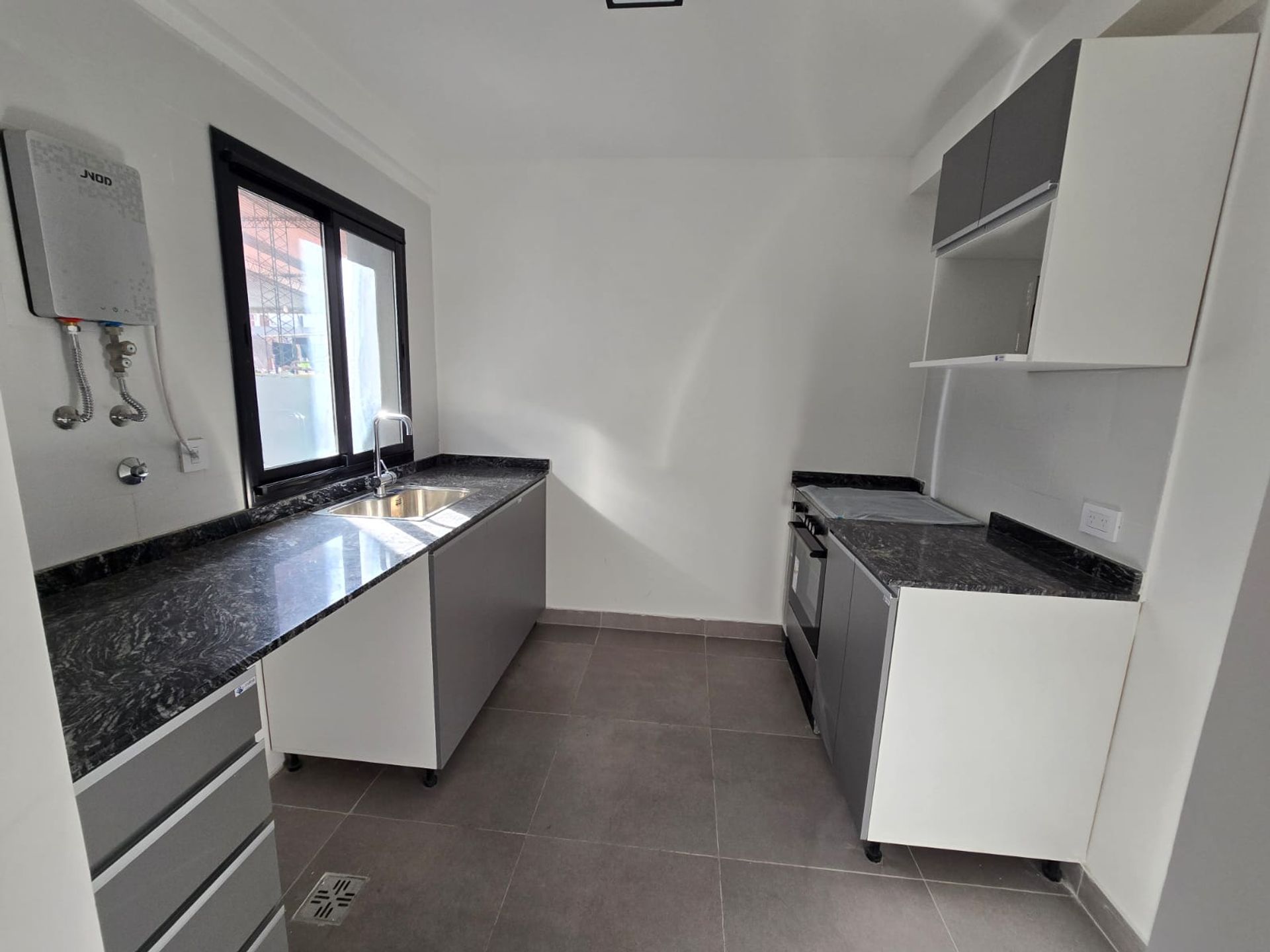 DEPARTAMENTO VENTA MACROCENTRO A ESTRENAR 1 DORM - foto 2