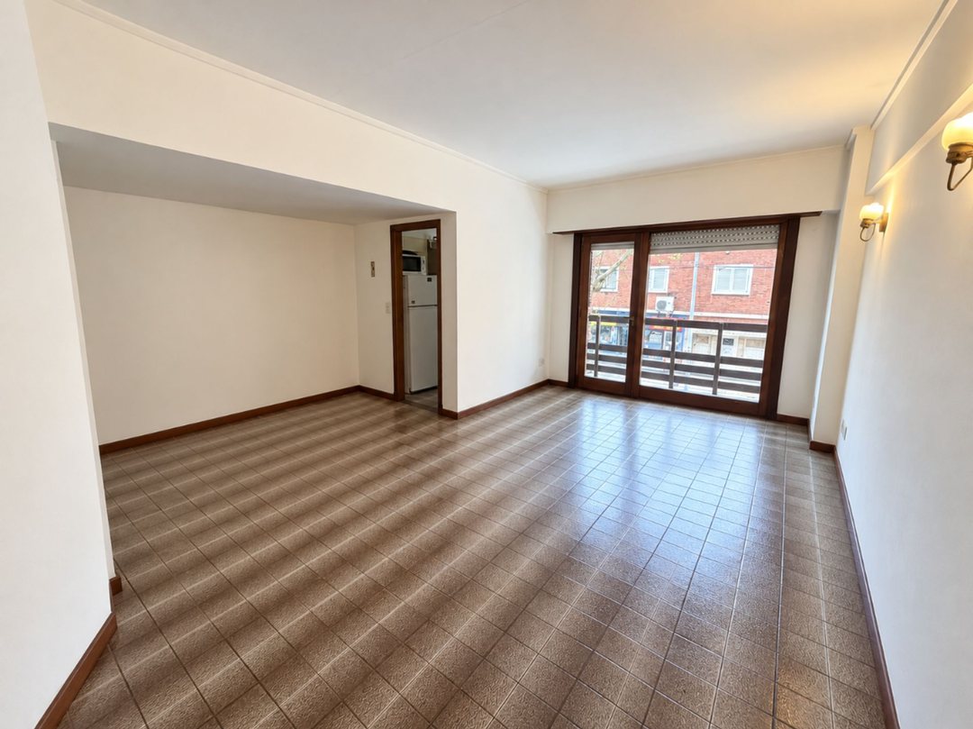VENTA DEPARTAMENTO 2 AMBIENTES BALCON ZONA CENTRO