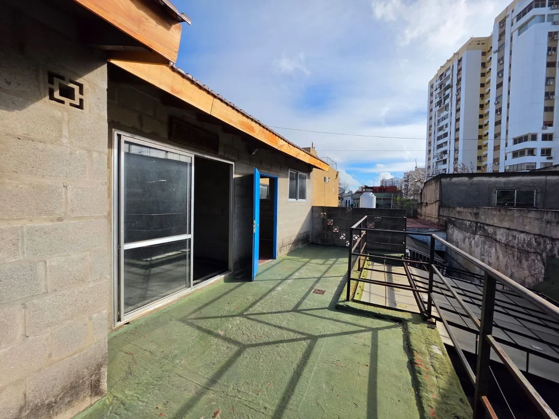 PH de 6 ambientes en venta en Parque Chacabuco, Avenida Asamblea 800