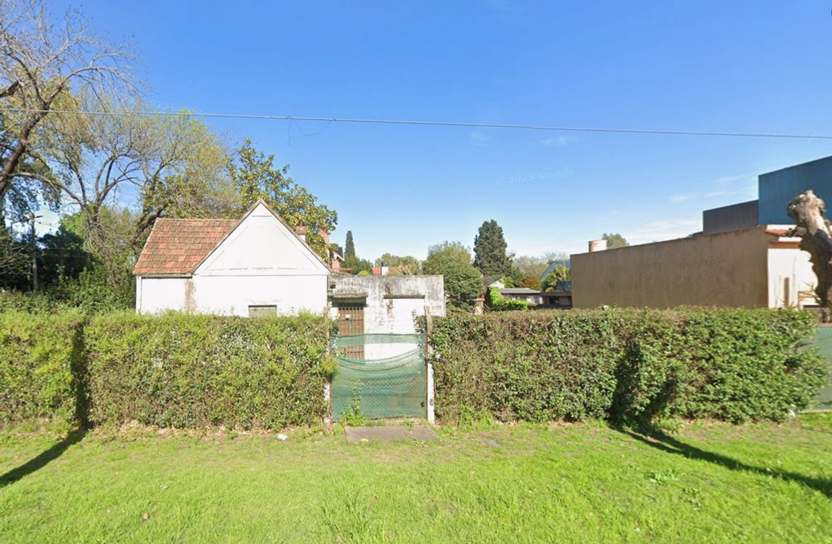 LOTE COMERCIAL EN VENTA, CASA A RECICLAR O DEMOLER