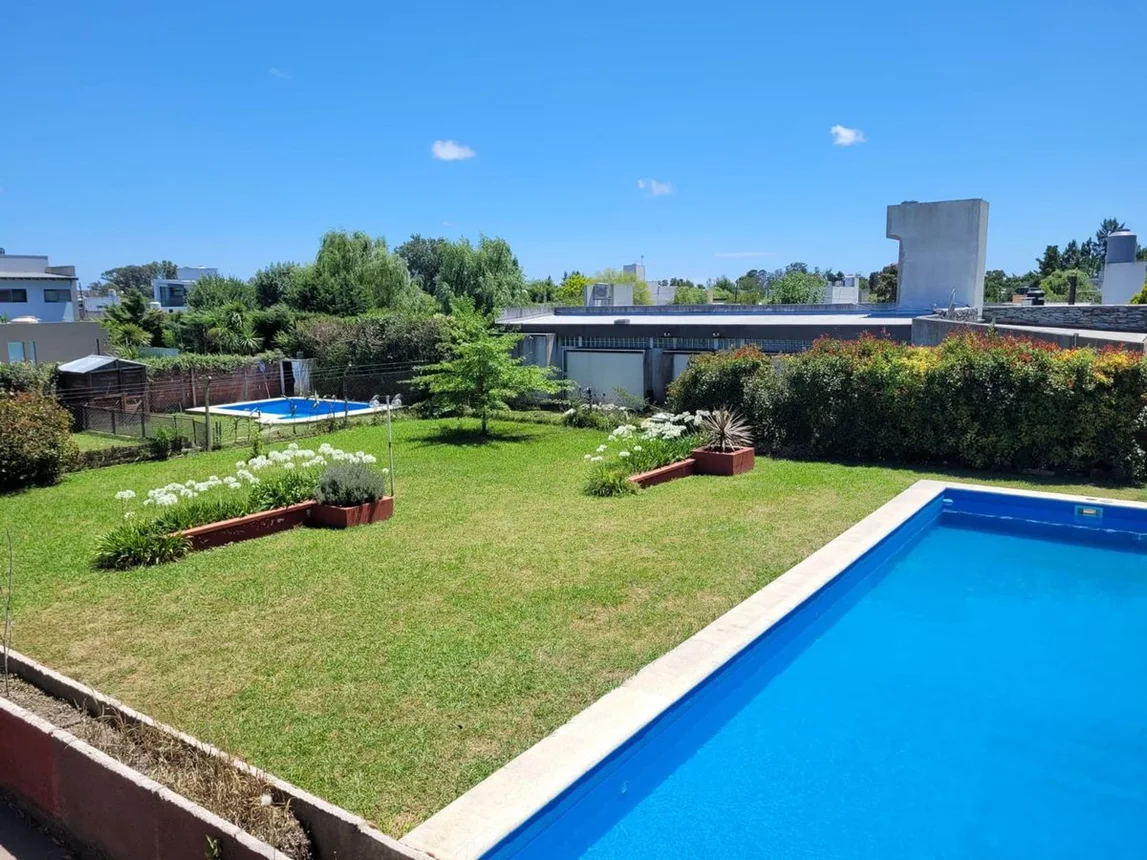 Casa con pileta mas 3 lotes en venta sicardi, foto 1