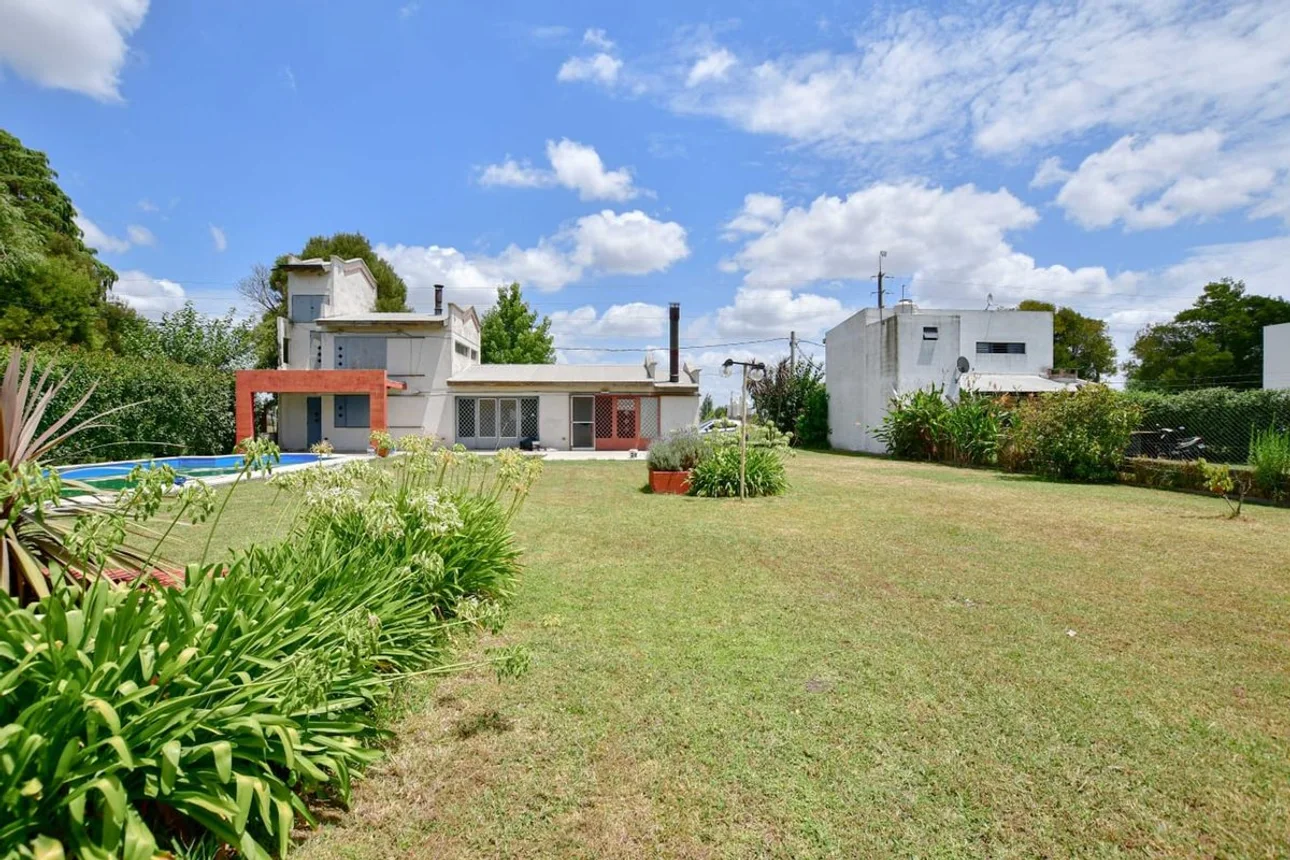 Casa con pileta mas 3 lotes en venta sicardi, foto 2