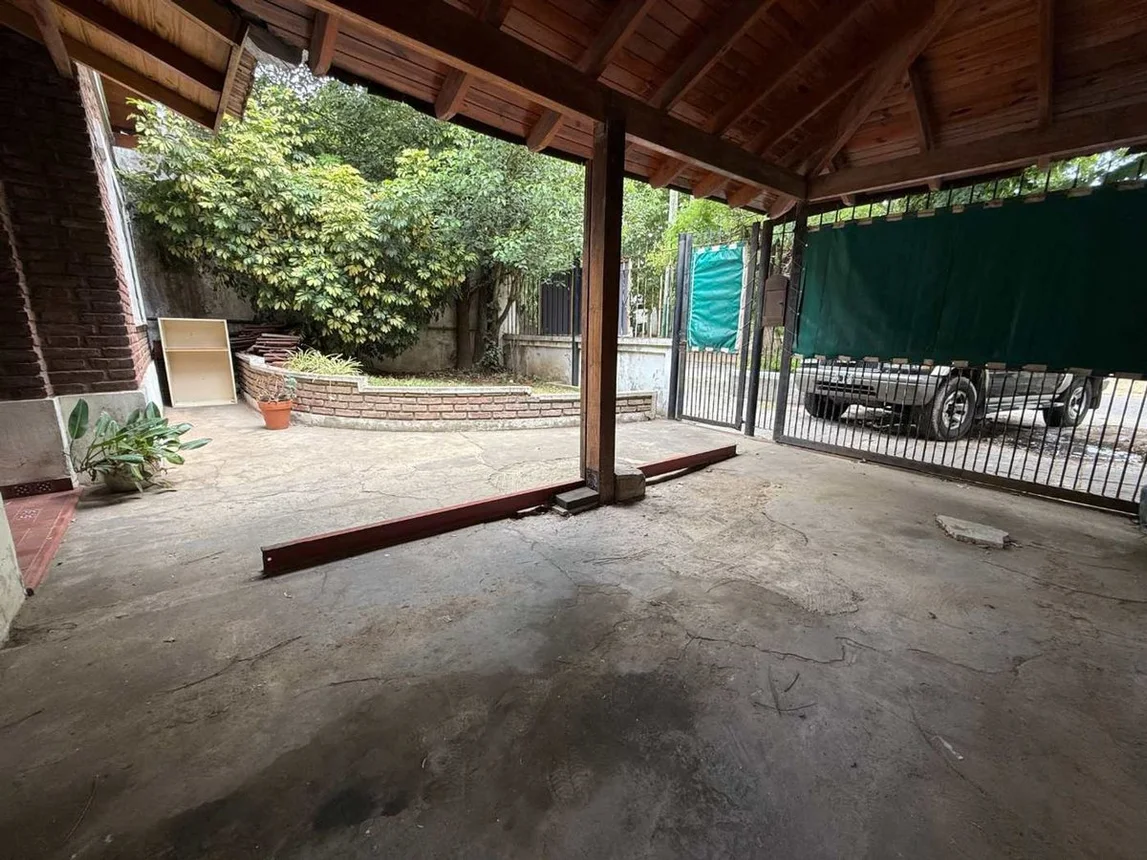 Casa en venta en Banfield, foto 3