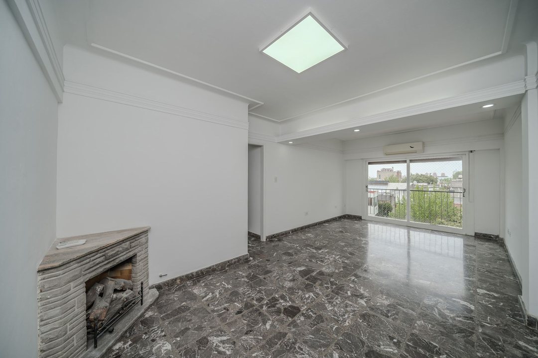 DEPTO 4 AMBIENTES CON BALCON - PARQUE CHACABUCO