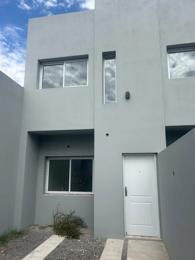 Casa dúplex en venta en La Plata