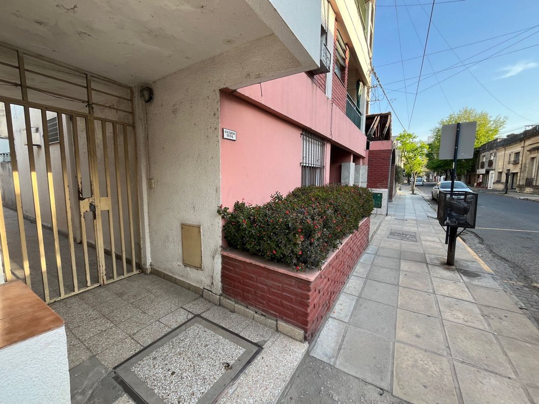 REMAX VENDE DEPARTAMENTO 2 DORMITORIO ZONA CENTRO