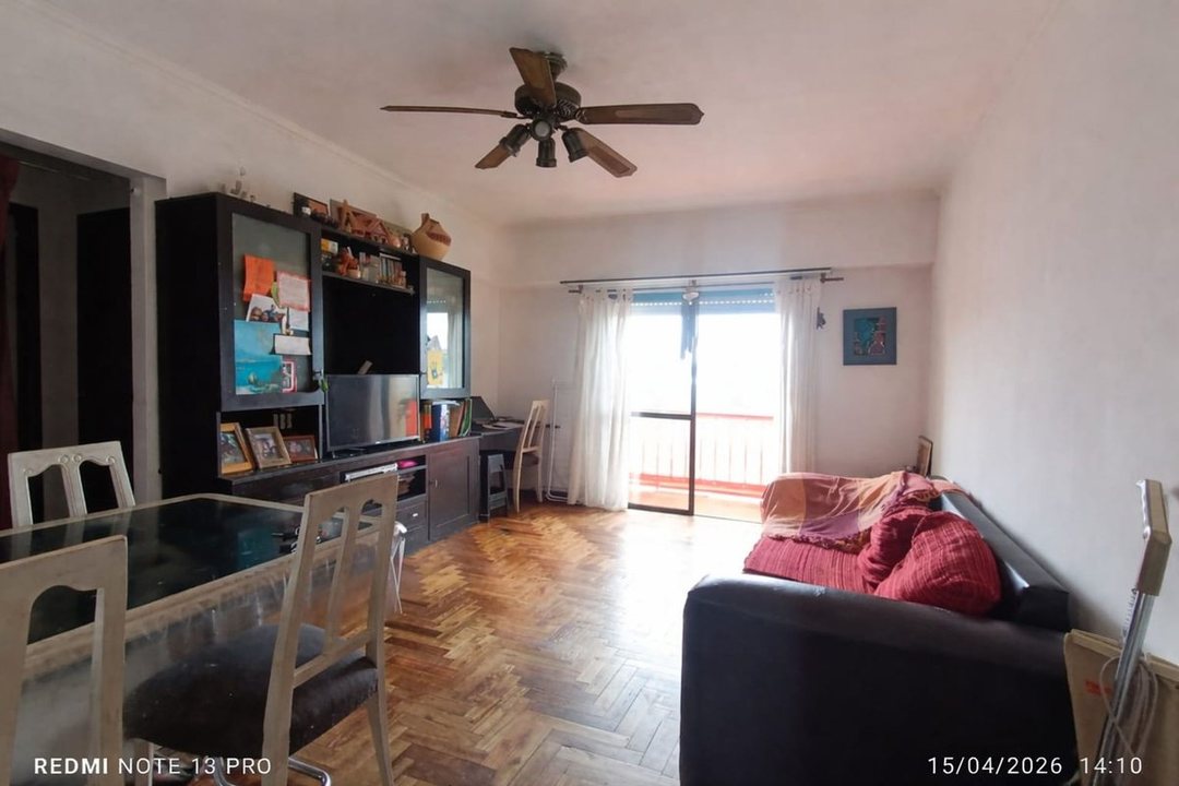 Venta departamento de 3 ambientes con balcón