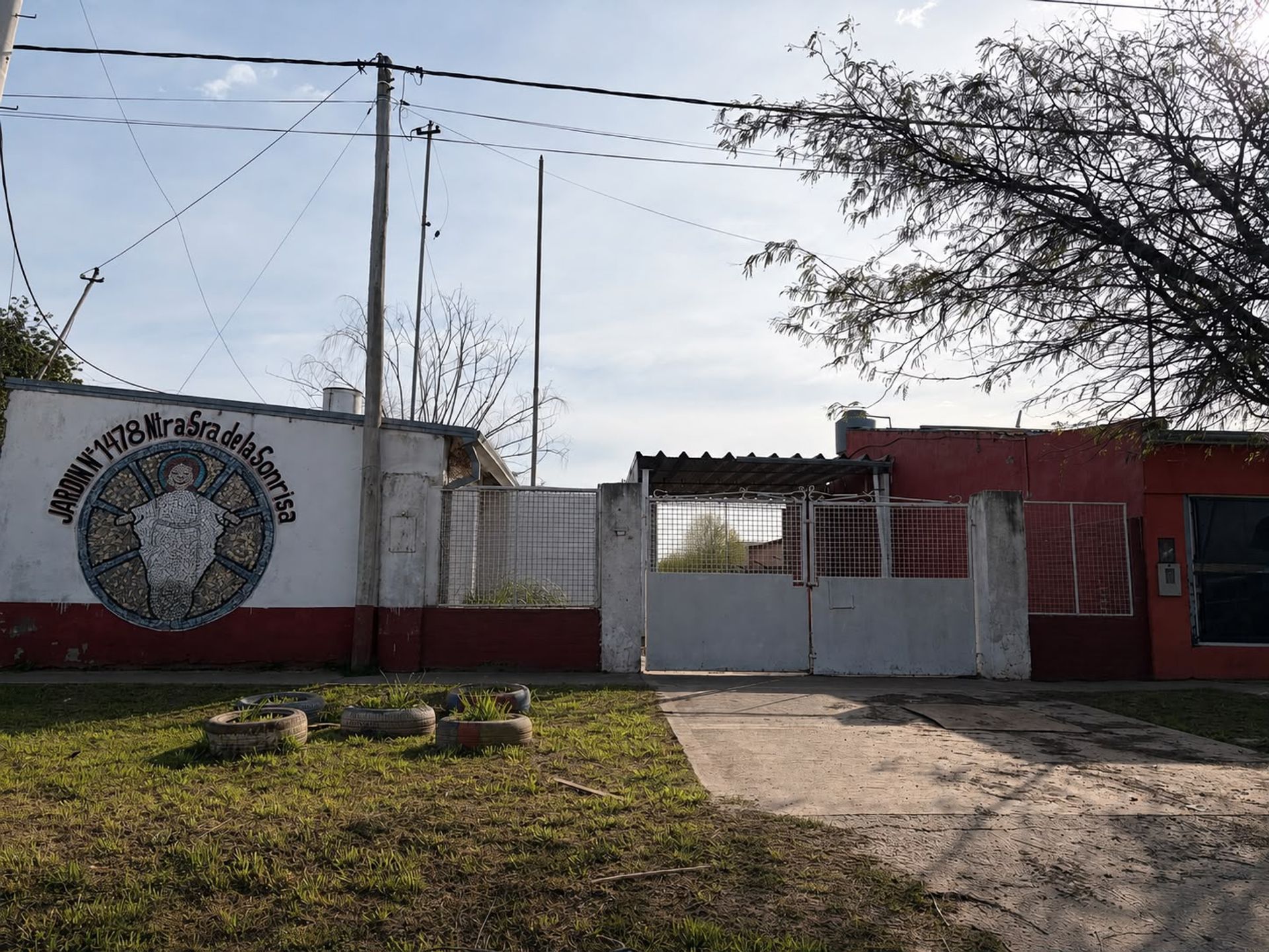 Se vende lote con construccion