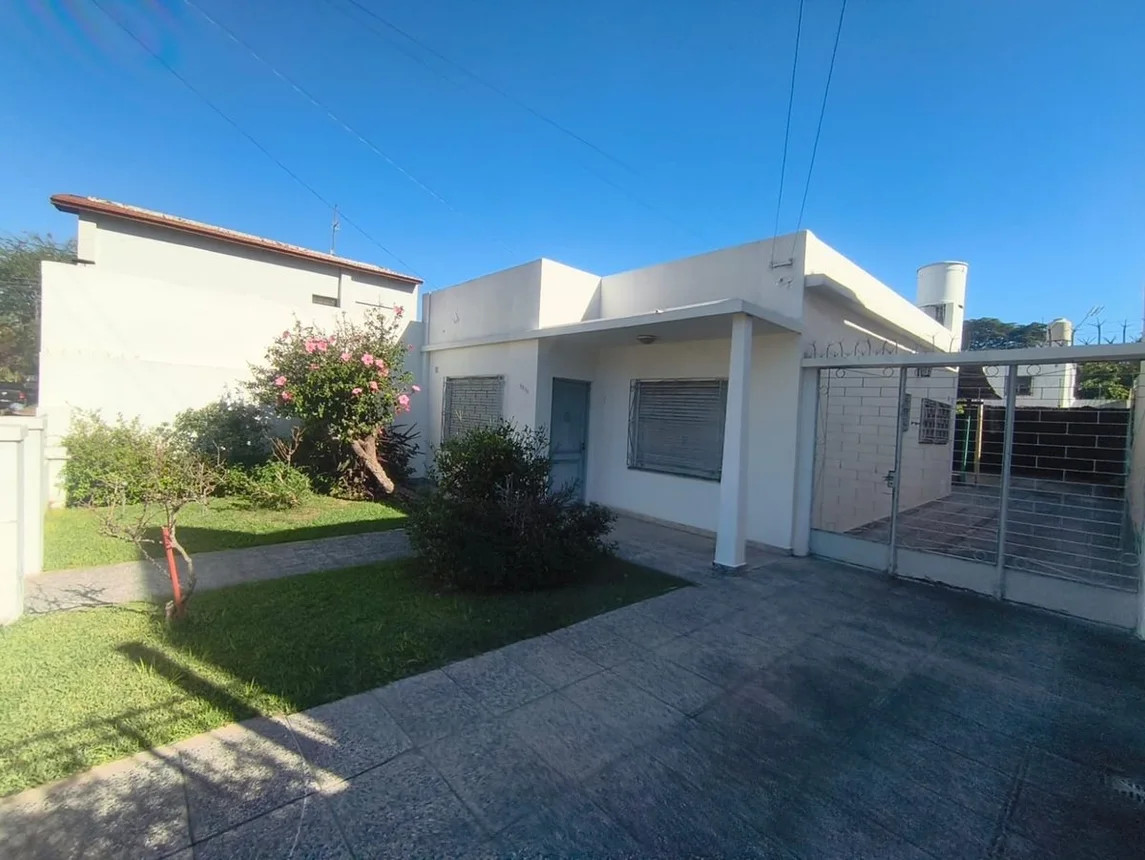 Casa en venta en Aldo Bonzi, Moctezuma 1700