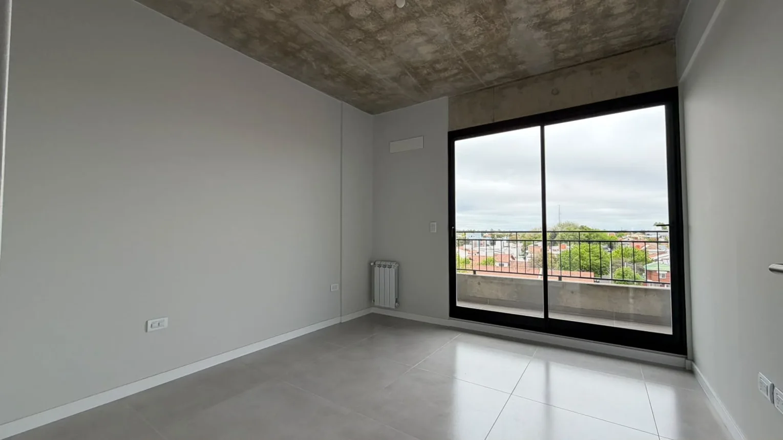 Departamento de 3 ambientes en alquiler en Neuquén, Santamaria 200, foto 2