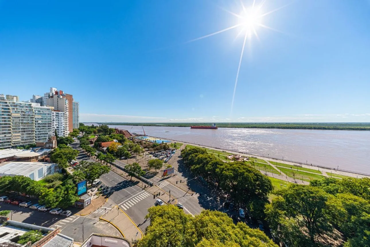 Dúplex exclusivo frente al río.3 dormitorios.patio, foto 1