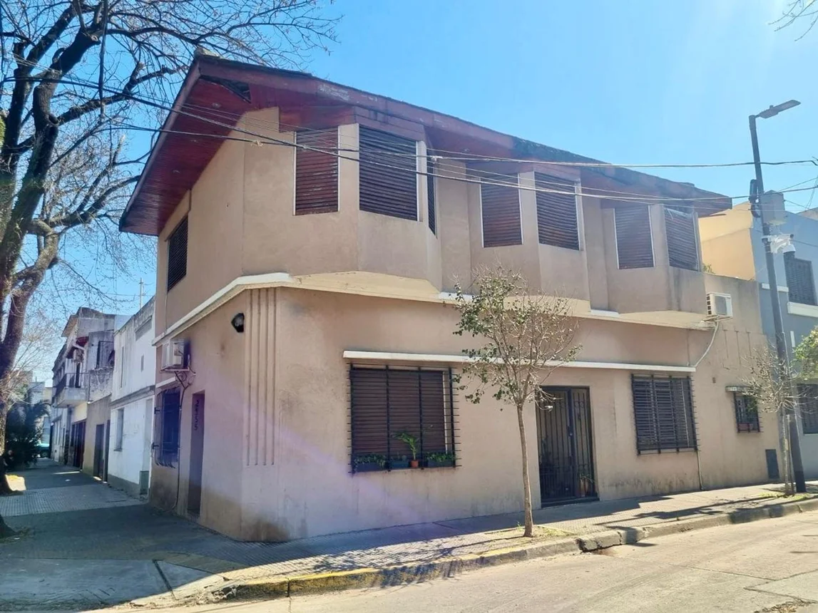 Casa de 6 ambientes en venta en Barracas, General Enrique Spika 1600