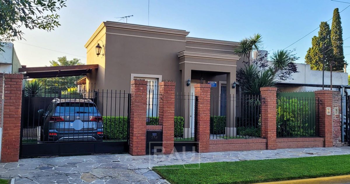 VENTA CASA TRES AMBIENTES PILETA APTO CRÉDITO