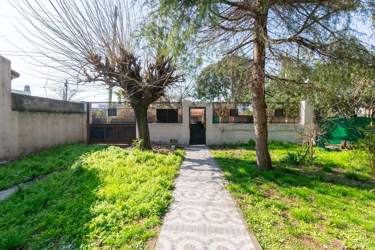 Casa en venta en Castelar, foto 2