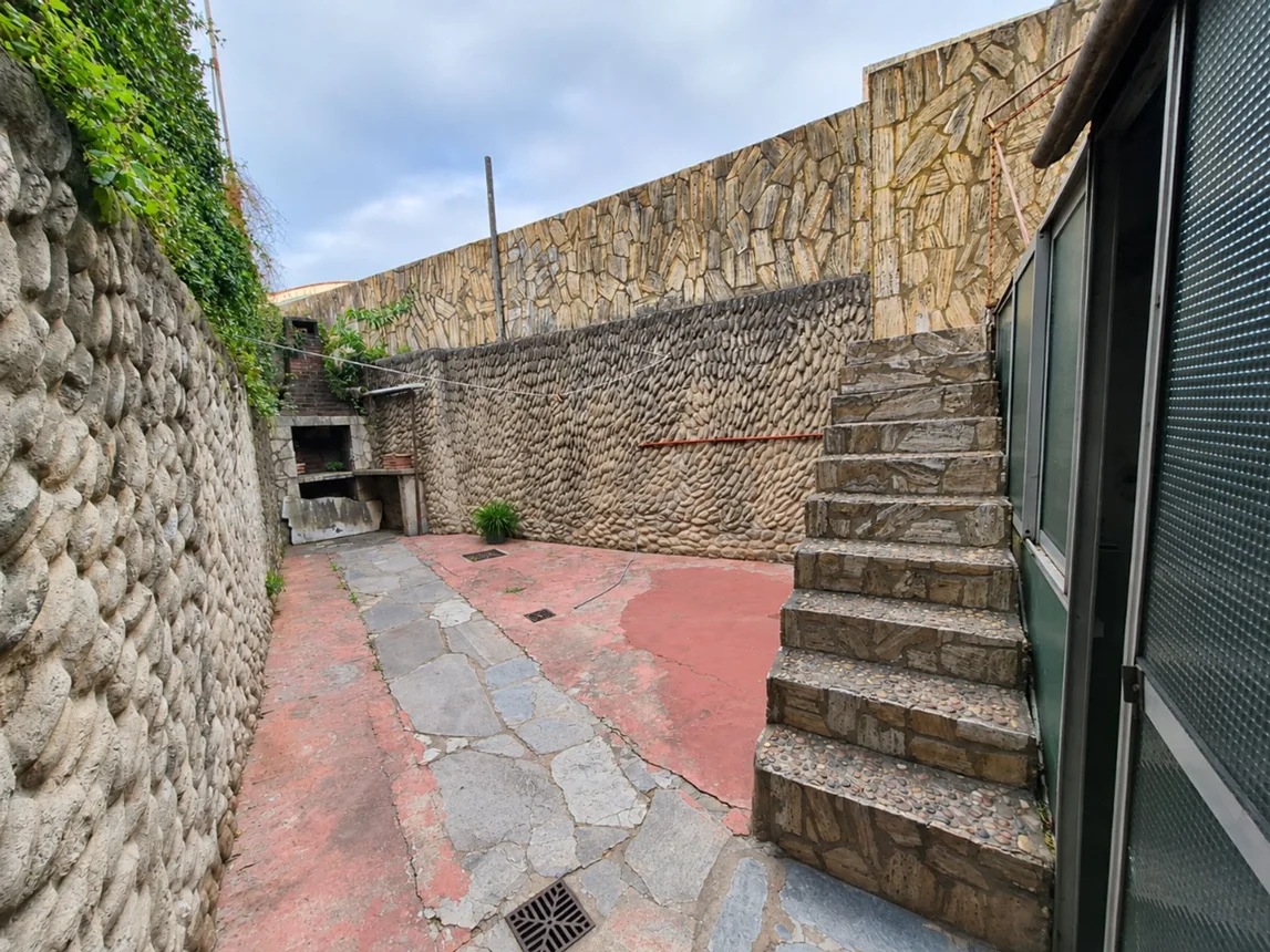 Casa de 4 ambientes en venta en Vélez Sarsfield, Avenida Lacarra 100