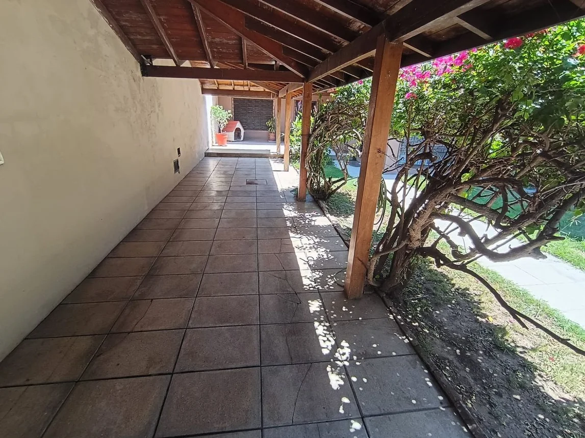 Casa en venta en Banfield, foto 2