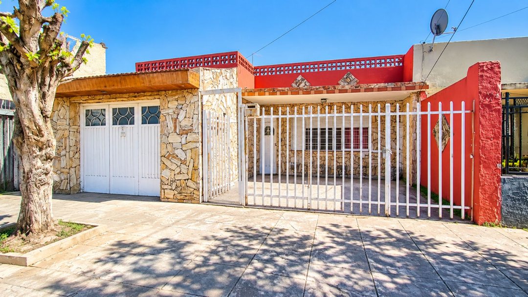 VENTA CASA 3 AMBIENTES VILLA LUZURIAGA