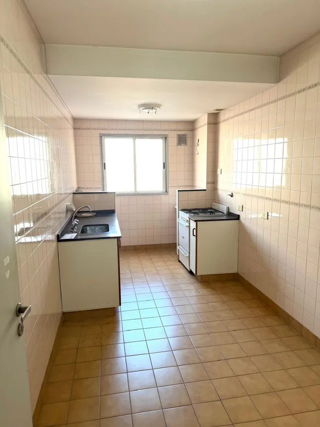 Departamento de 4 ambientes en venta en Monserrat, Moreno 800