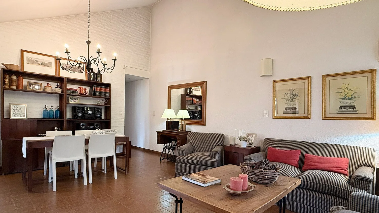 Casa de 4 ambientes en venta en Castelar, Pehuajó 400, foto 2